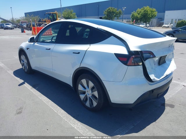 2021 TESLA MODEL Y 5YJYGDEE5MF207050 Photo 2