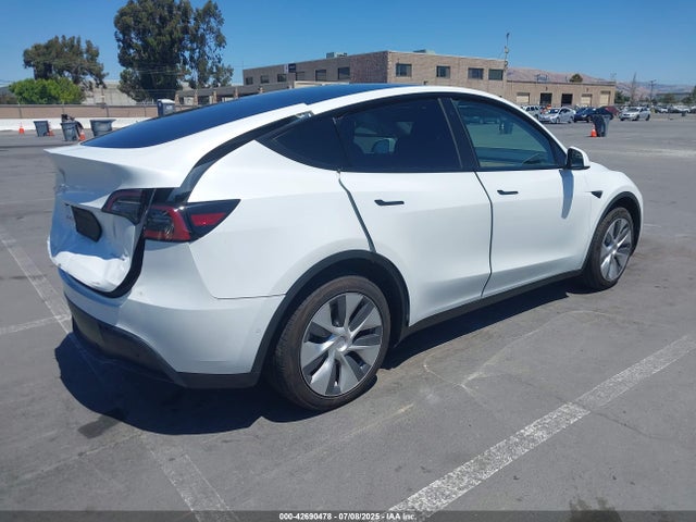2021 TESLA MODEL Y 5YJYGDEE5MF207050 Photo 3
