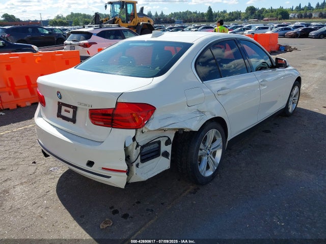WBA8B9G35HNU51924 BMW 330I