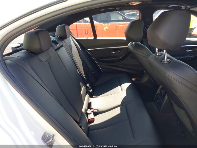 WBA8B9G35HNU51924 BMW 330I