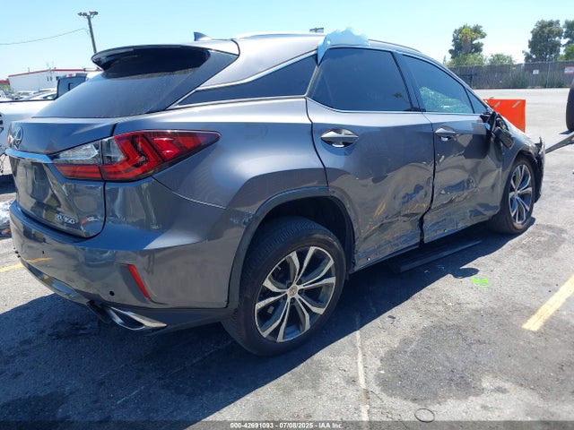 Lexus 2017 2017 2T2ZZMCA9HC087161 Image 4