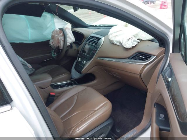 2017 LINCOLN MKC 5LMCJ3D9XHUL55999 Photo 4