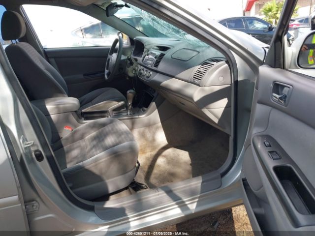 2005 TOYOTA CAMRY 4T1BE32K35U428120 Photo 4