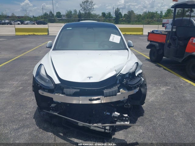 5YJ3E1EA4PF572819 Tesla MODEL 3