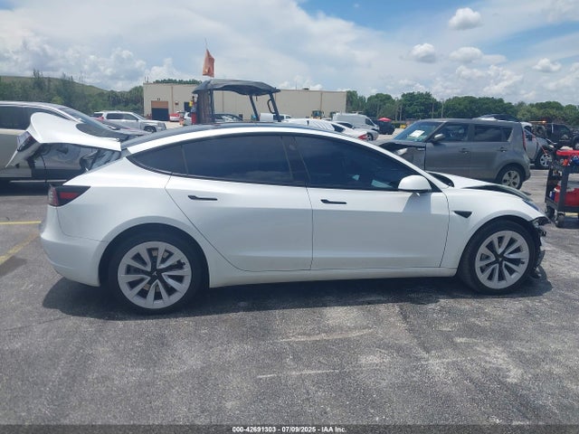 5YJ3E1EA4PF572819 Tesla MODEL 3