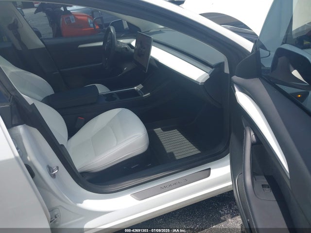 2023 TESLA MODEL 3 5YJ3E1EA4PF572819 Photo 4