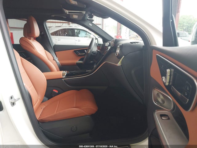 W1NKM4HB2SF381739 Mercedes-Benz m254