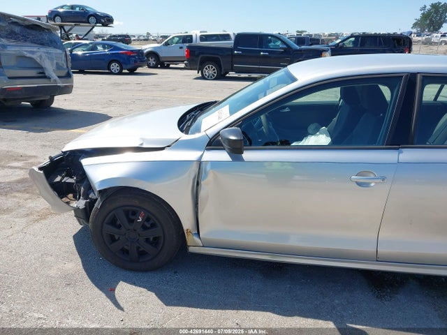 3VW2K7AJ2EM214931 Volkswagen Jetta