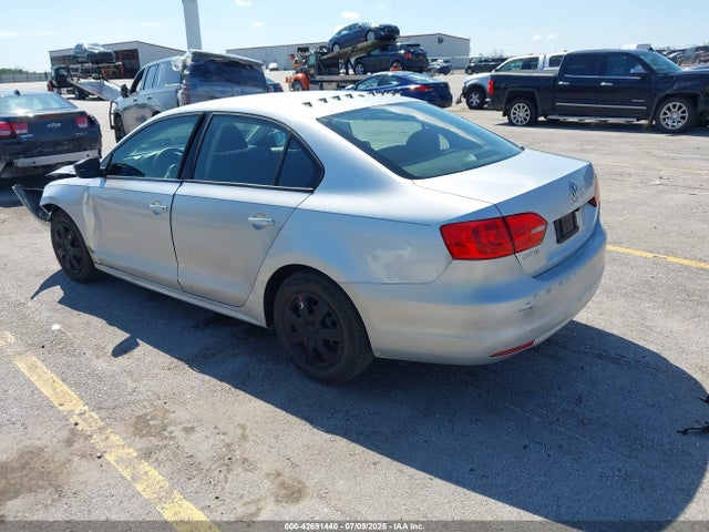 3VW2K7AJ2EM214931 Volkswagen Jetta