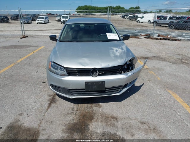 3VW2K7AJ2EM214931 Volkswagen Jetta