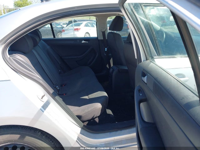 3VW2K7AJ2EM214931 Volkswagen Jetta