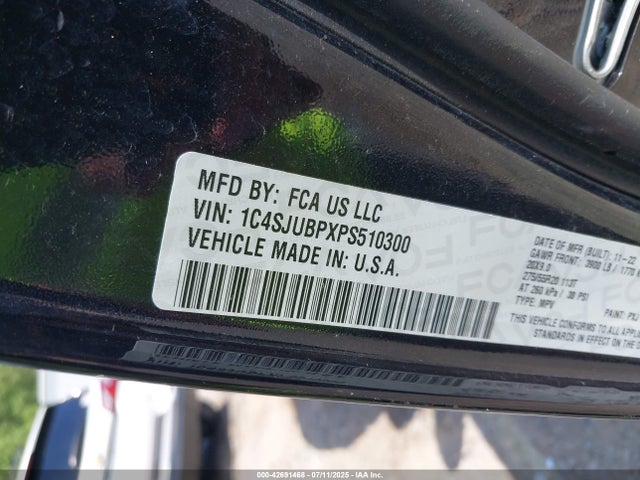 1C4SJUBPXPS510300 Jeep Wagoneer