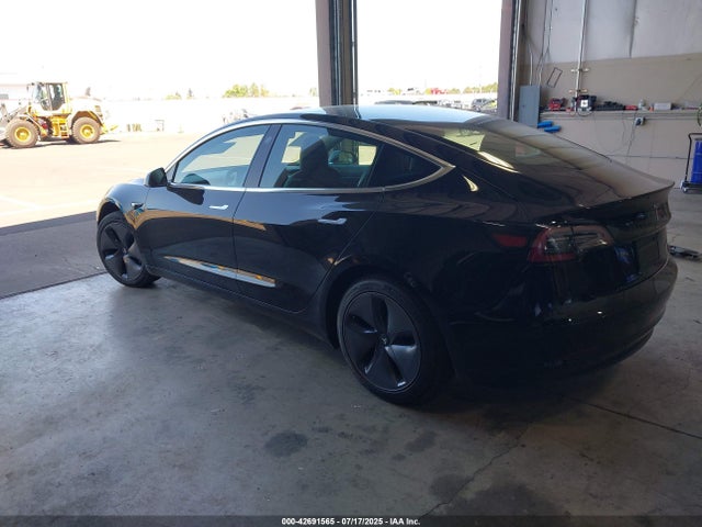 2019 TESLA MODEL 3 5YJ3E1EB3KF451569 Photo 2