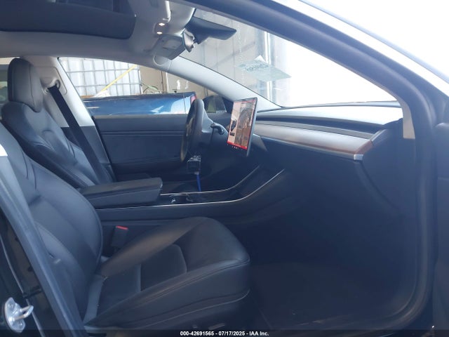 2019 TESLA MODEL 3 5YJ3E1EB3KF451569 Photo 4