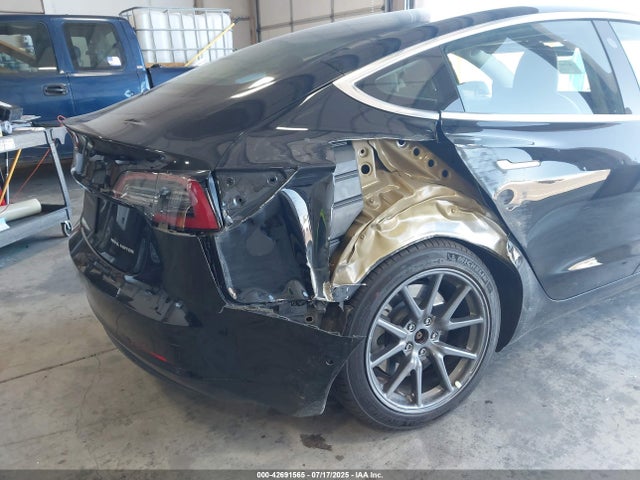 2019 TESLA MODEL 3 5YJ3E1EB3KF451569 Photo 5