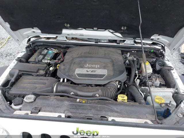 1C4HJWFG7JL852658 Jeep WRANGLER JK