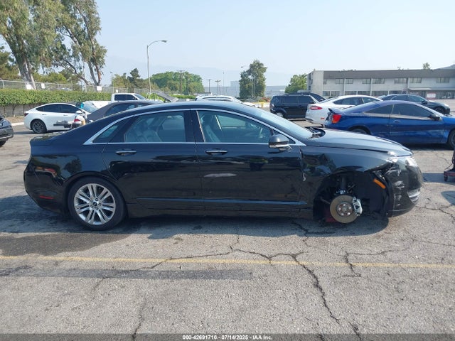 3LN6L2LU2ER816495 Lincoln 2014