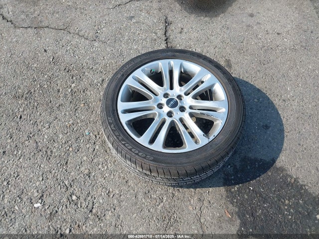 3LN6L2LU2ER816495 Lincoln 2014