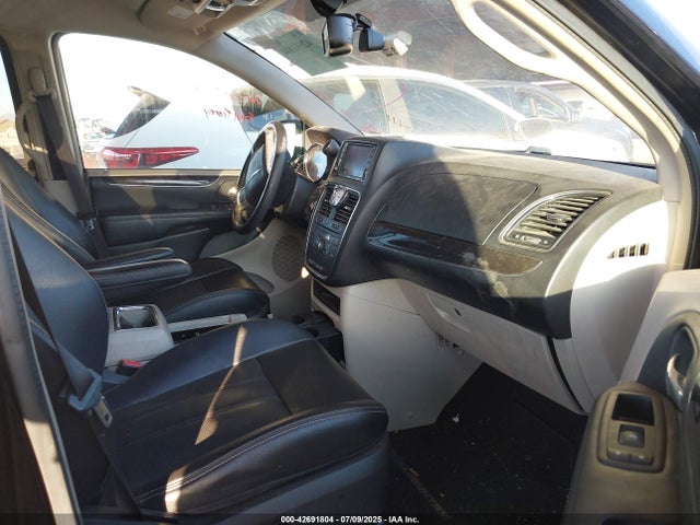 2C4RC1CG8FR655535 Chrysler Town and Country