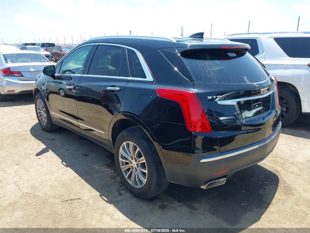 2017 CADILLAC XT5 1GYKNBRSXHZ228602 Photo 2