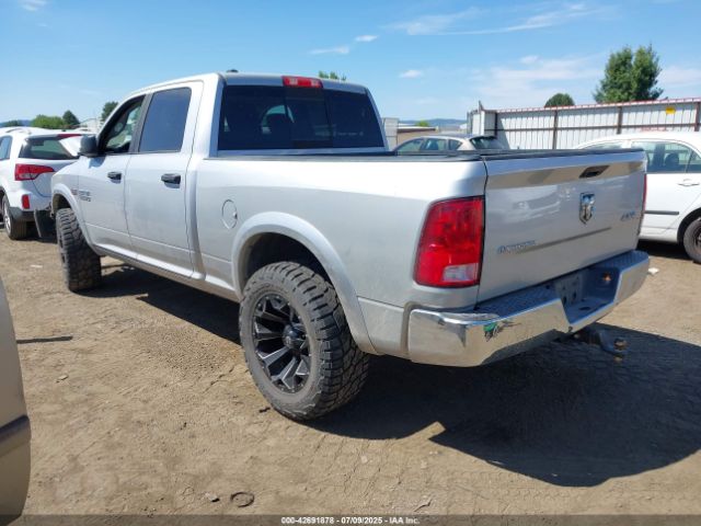 2018 RAM 1500 1C6RR7TT3JS267190 Photo 2