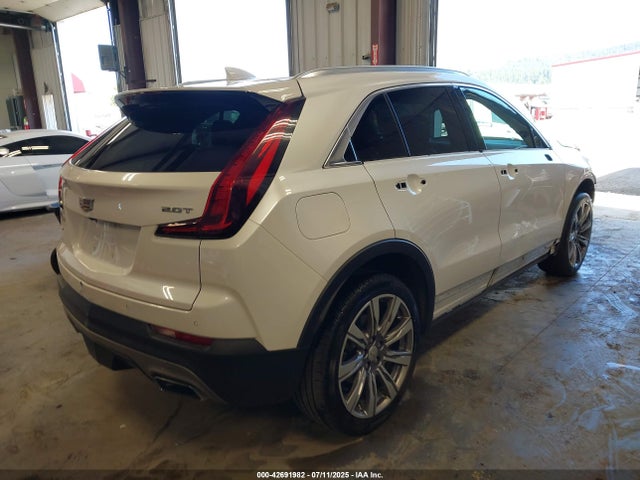 2019 CADILLAC XT4 1GYFZDR44KF183376 Photo 3