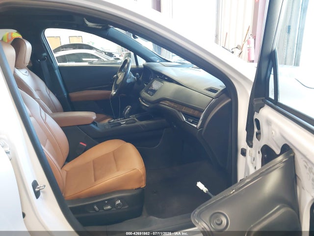 2019 CADILLAC XT4 1GYFZDR44KF183376 Photo 4