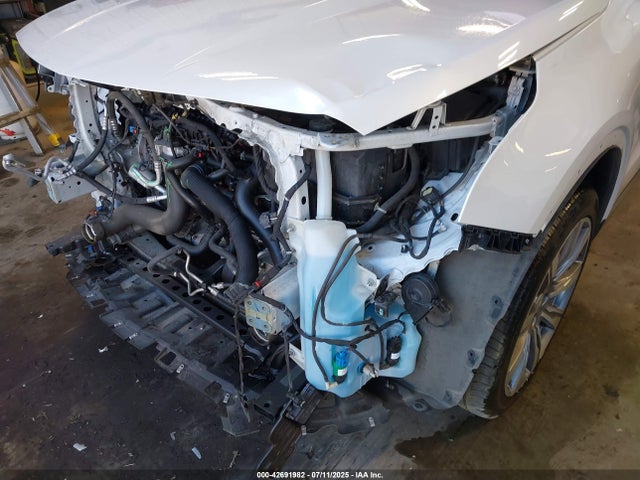 2019 CADILLAC XT4 1GYFZDR44KF183376 Photo 5
