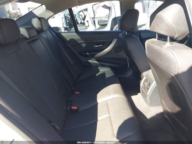 WBA8E1G32HNU18825 BMW 320i