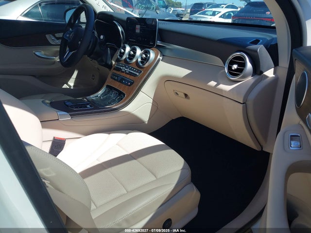 W1N0G8DB5NV392420 Mercedes-Benz m274
