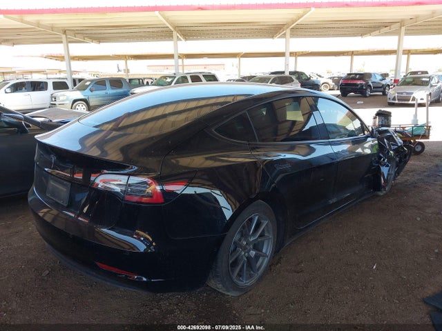 2021 TESLA MODEL 3 5YJ3E1EA7MF074870 Photo 3