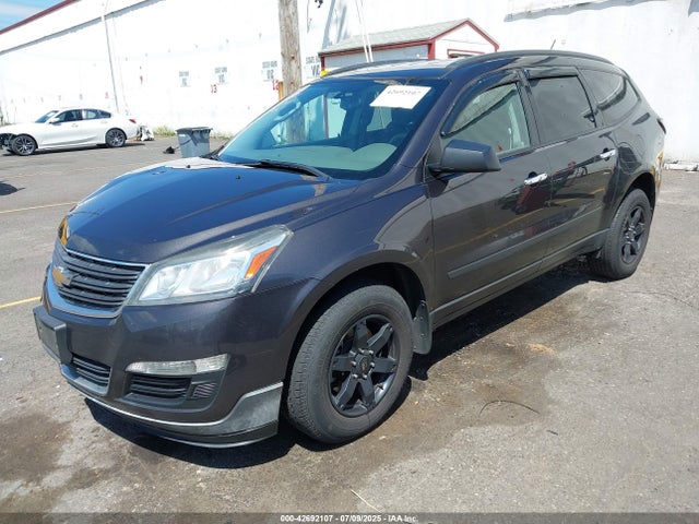 Chevrolet Traverse Ls 2015 1GNKVFKD1FJ204815 Image 2