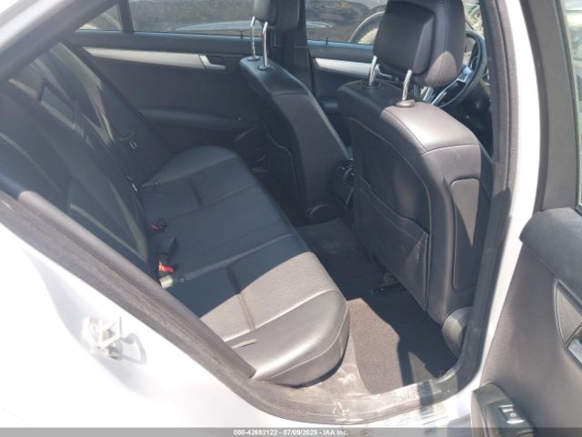 2013 MERCEDES-BENZ C 250 WDDGF4HB3DR272334 Photo 7