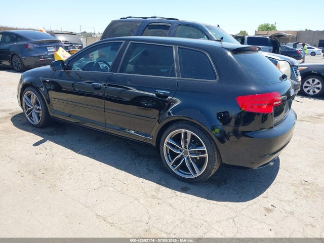 2011 AUDI A3 WAUKJAFM9BA025690 Photo 2