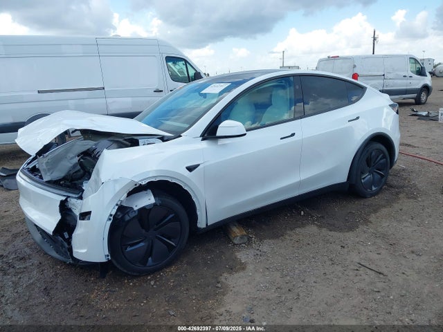 2026 TESLA MODEL Y 7SAYGDED7TA416523 Photo 1