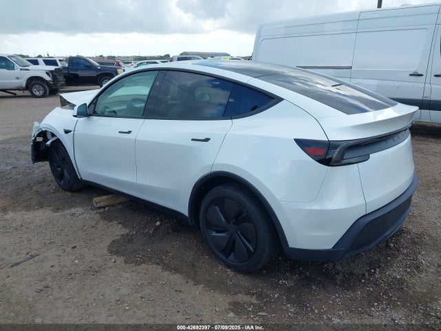 2026 TESLA MODEL Y 7SAYGDED7TA416523 Photo 2