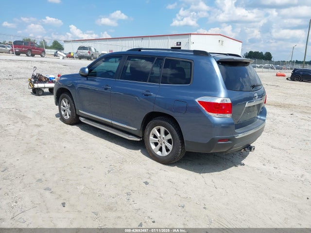 2013 TOYOTA HIGHLANDER 5TDBK3EH3DS275447 Photo 2