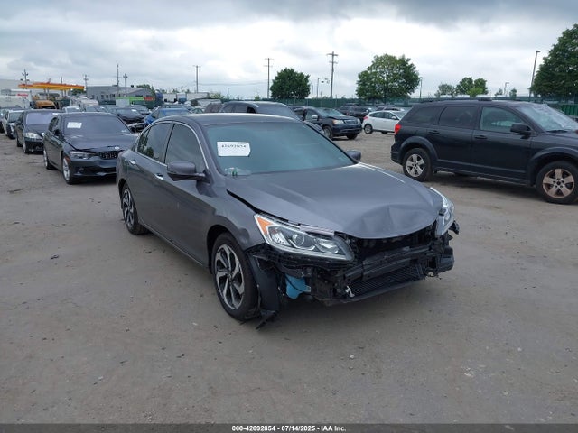 2016 1HGCR2F75GA158732 main image