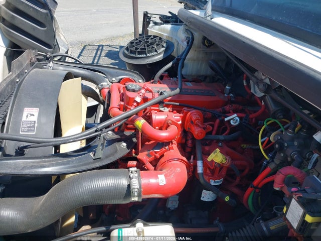 Freightliner cummins b6.7 2018 1FVACWFC9JHJR7872 Image 9