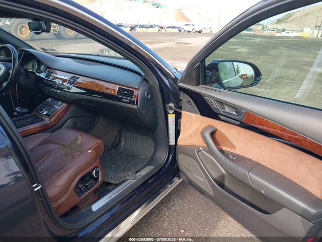 2011 AUDI A8 L WAURVAFD4BN018884 Photo 4