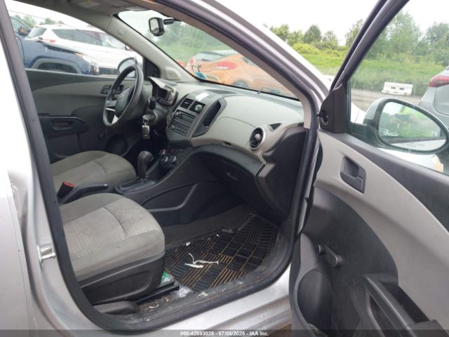 2015 CHEVROLET SONIC 1G1JA5SH0F4115600 Photo 4