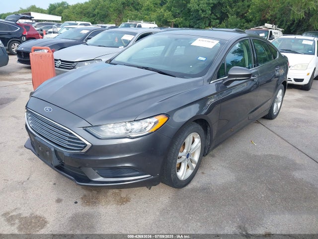 Ford 2018 2018 3FA6P0HD0JR109594 Image 2