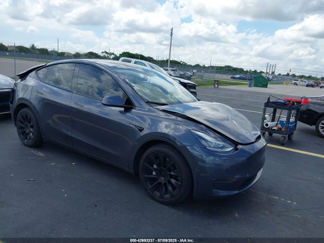 2020 TESLA MODEL Y 5YJYGDEE8LF040360 Photo 0