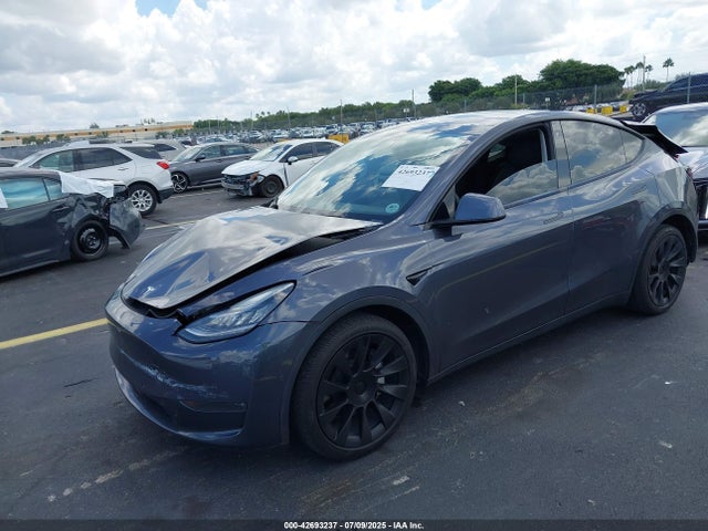2020 TESLA MODEL Y 5YJYGDEE8LF040360 Photo 1