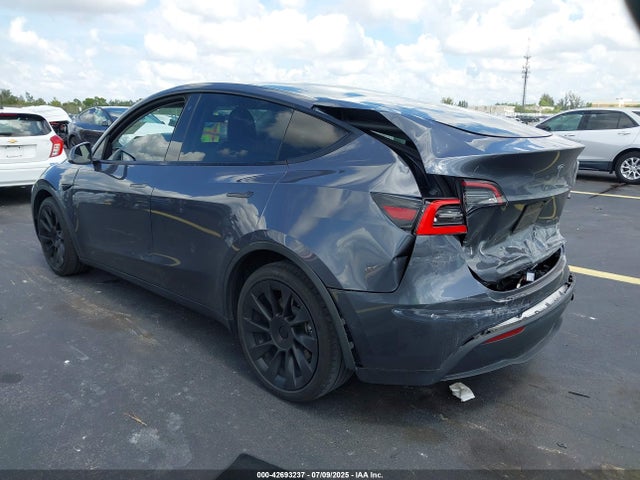 2020 TESLA MODEL Y 5YJYGDEE8LF040360 Photo 2