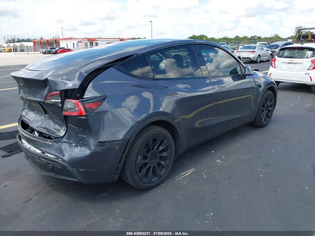 2020 TESLA MODEL Y 5YJYGDEE8LF040360 Photo 3