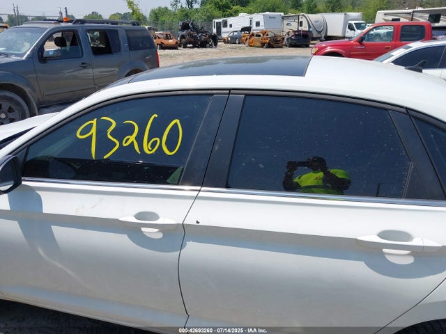 3VWCB7BU0KM238976 Volkswagen 1.4 tsi