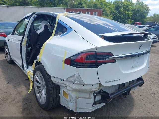 2018 TESLA MODEL X 5YJXCBE29JF089436 Photo 2