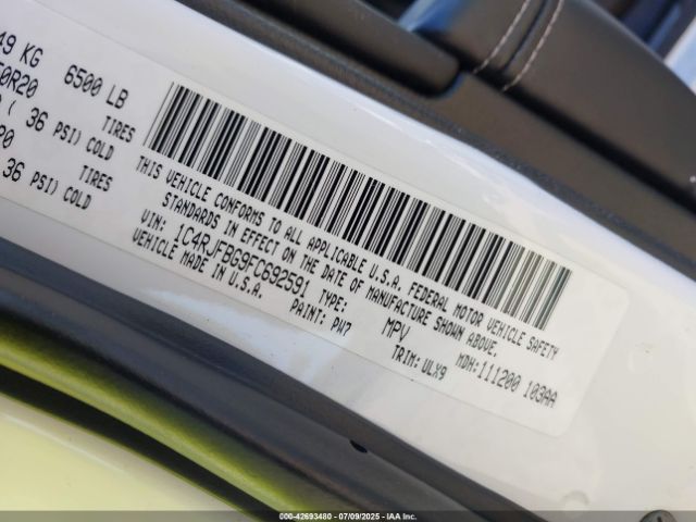 2015 JEEP GRAND CHEROKEE 1C4RJFBG9FC692591 Photo 8