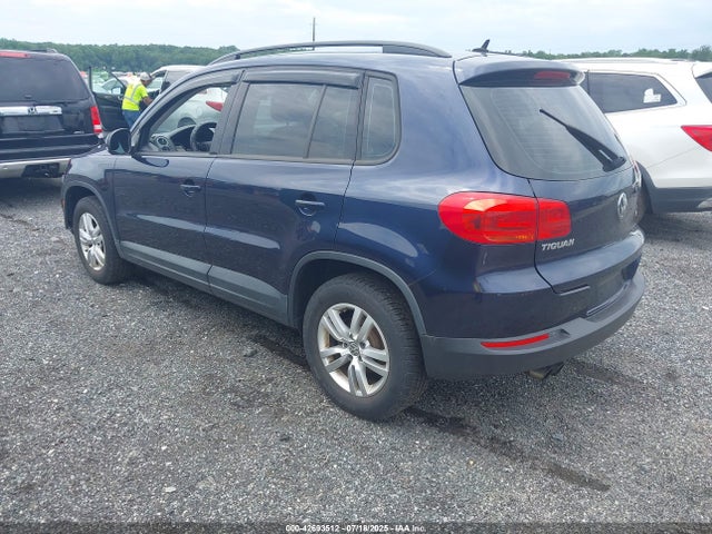 WVGBV7AX2GW574049 Volkswagen Tiguan